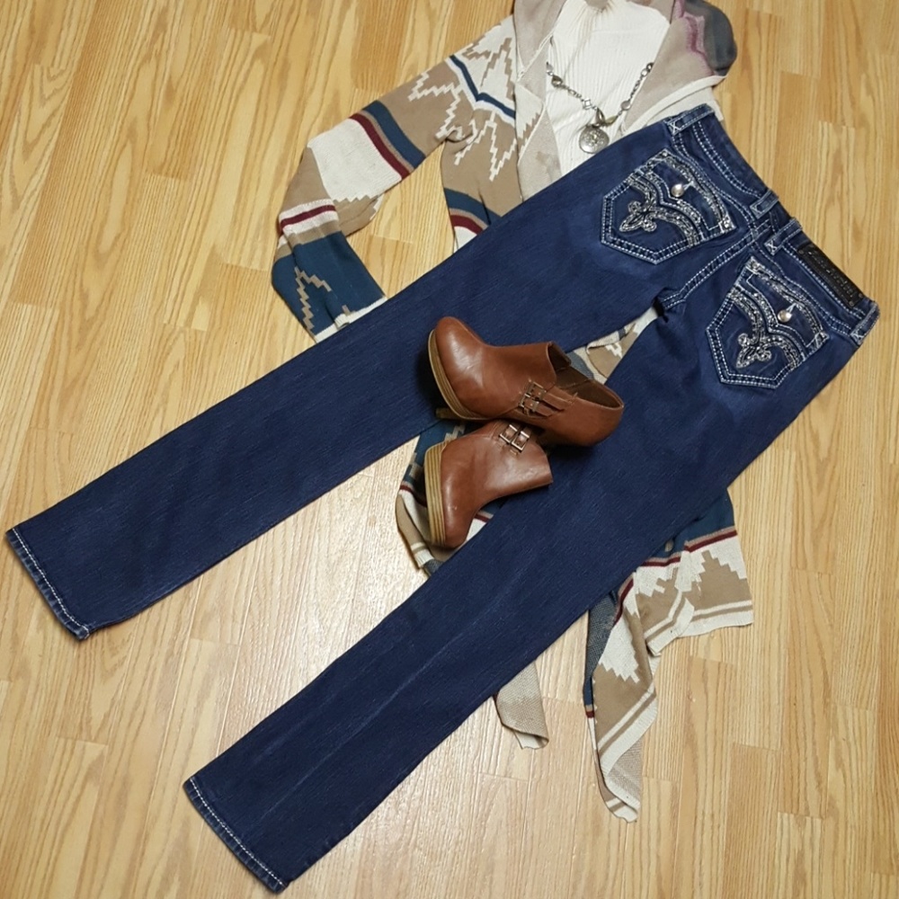 😍🐯😍"Deeka" straightleg Rock Revival jeans - Picture 5 of 7